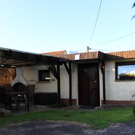 Ferienwohnung Rolle Schöna Екстериор снимка